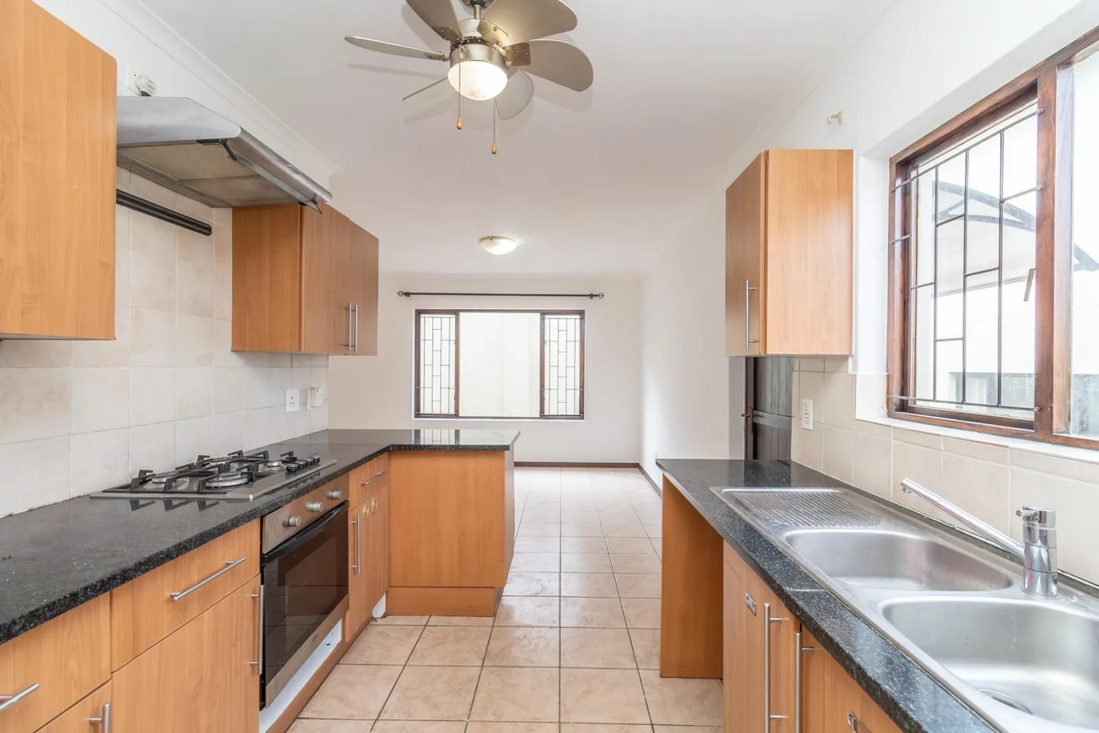 Townhouse in Craigavon, Sandton photo 6
