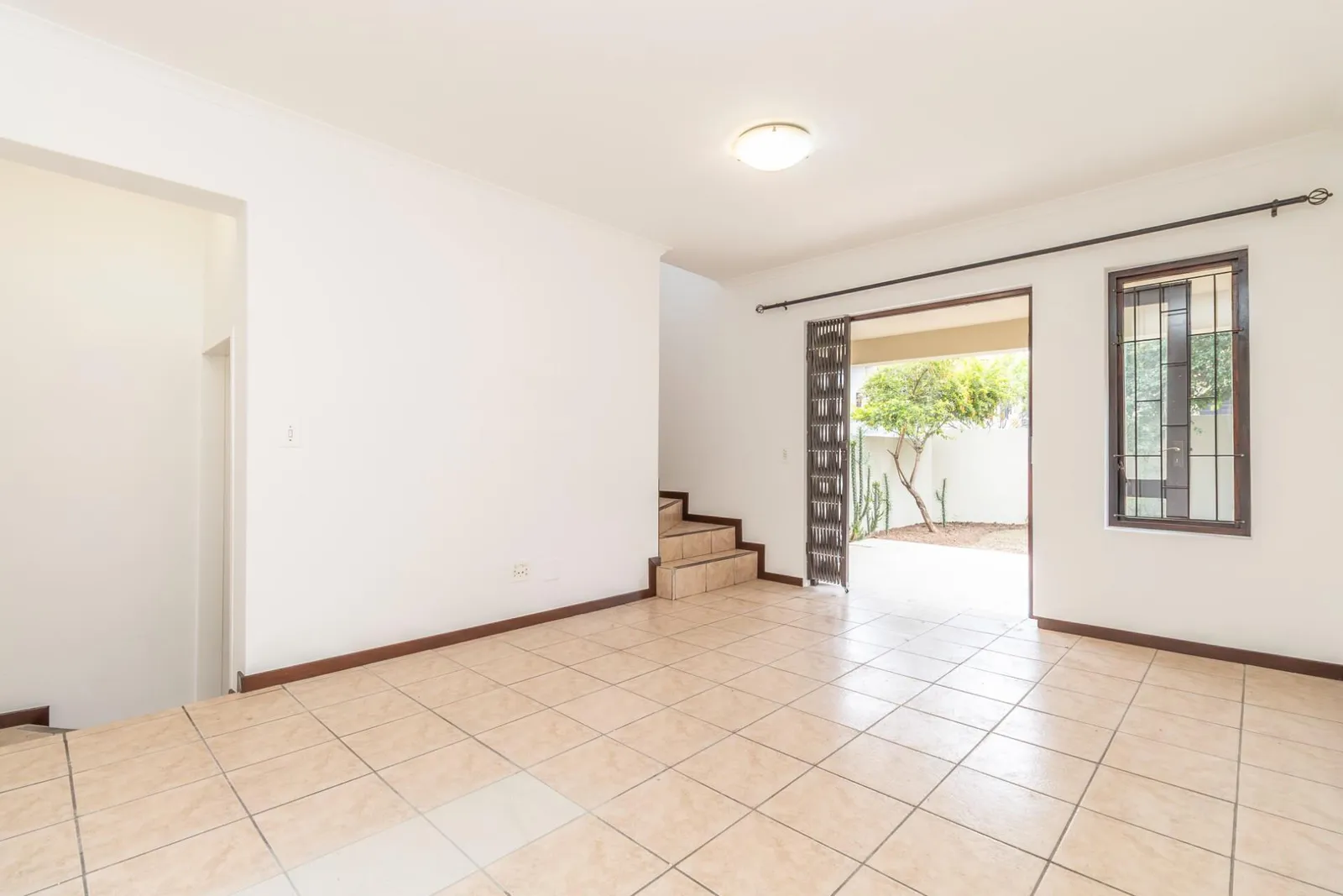 Townhouse in Craigavon, Sandton photo 13