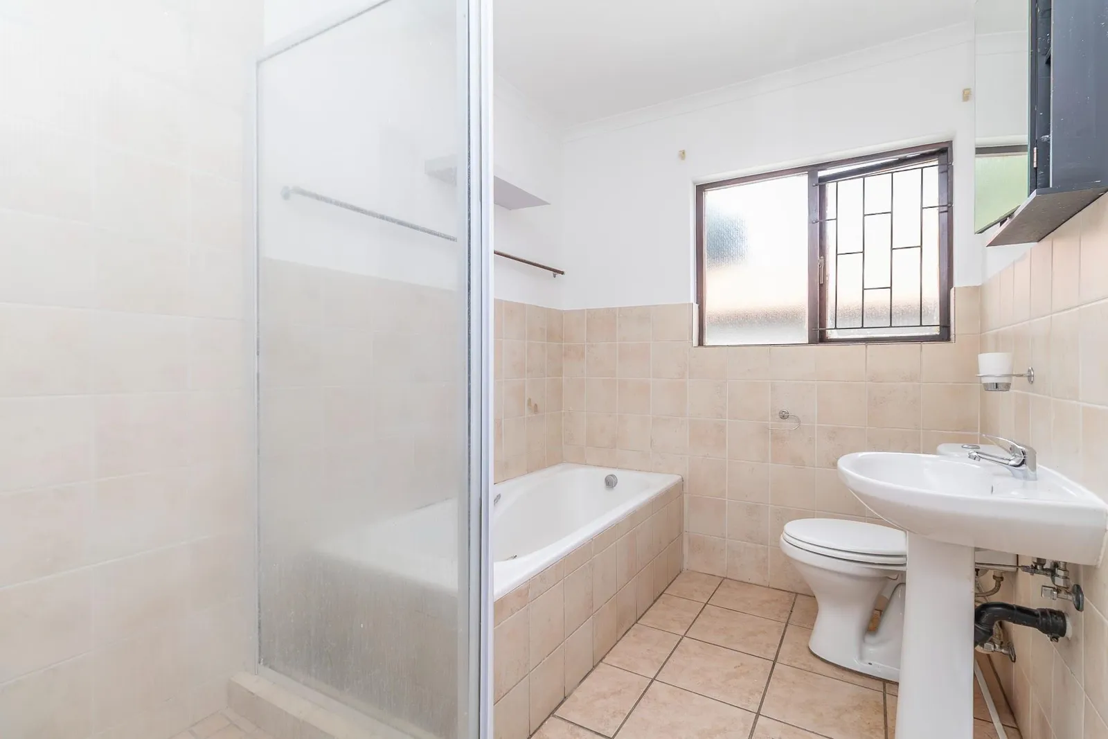 Townhouse in Craigavon, Sandton photo 17