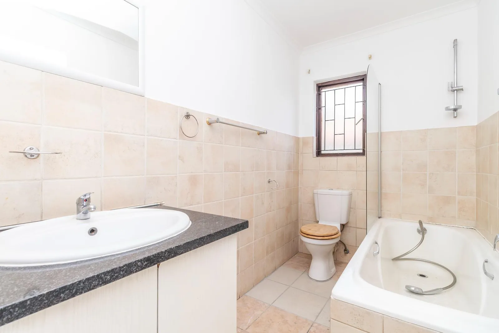 Townhouse in Craigavon, Sandton photo 25