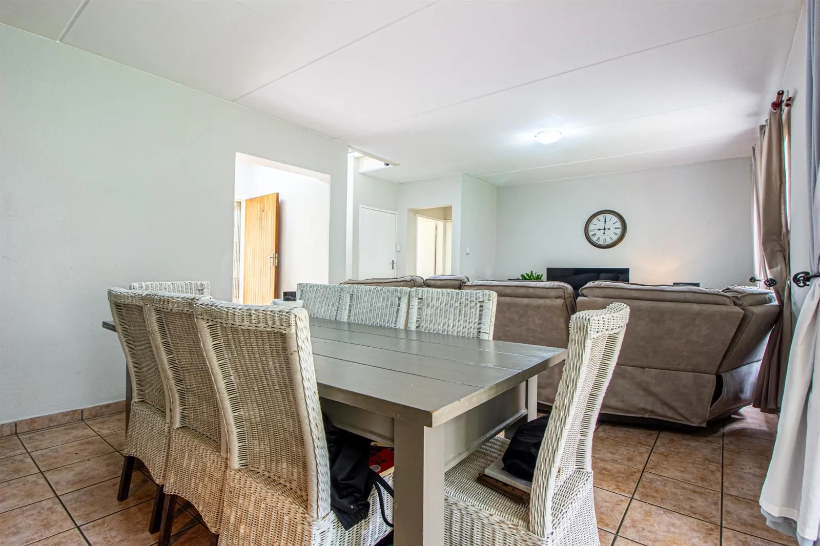 Townhouse in North Riding, Randburg photo 2