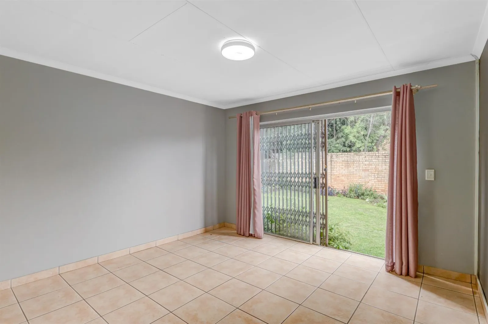 House in Olivedale, Randburg photo 11