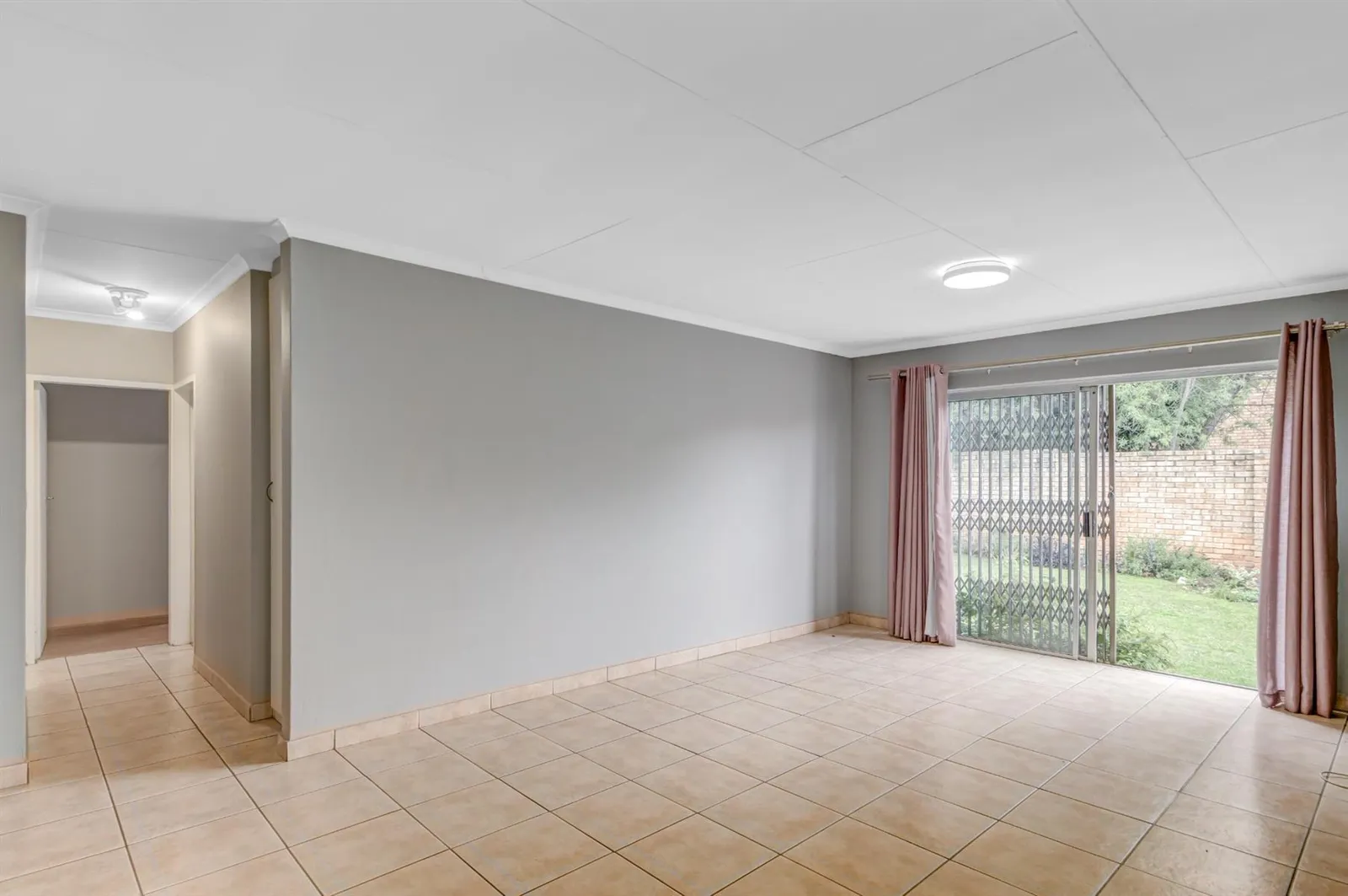 House in Olivedale, Randburg photo 15