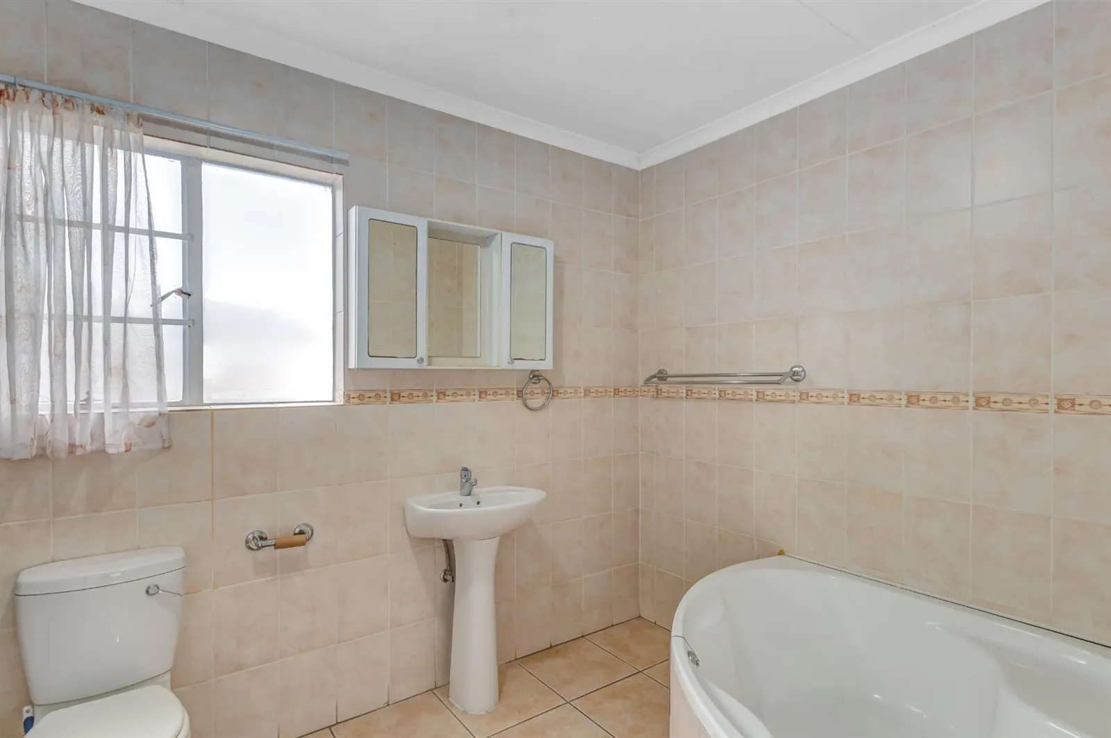 House in Olivedale, Randburg photo 18
