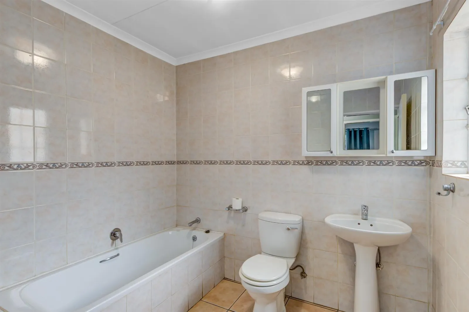 House in Olivedale, Randburg photo 24