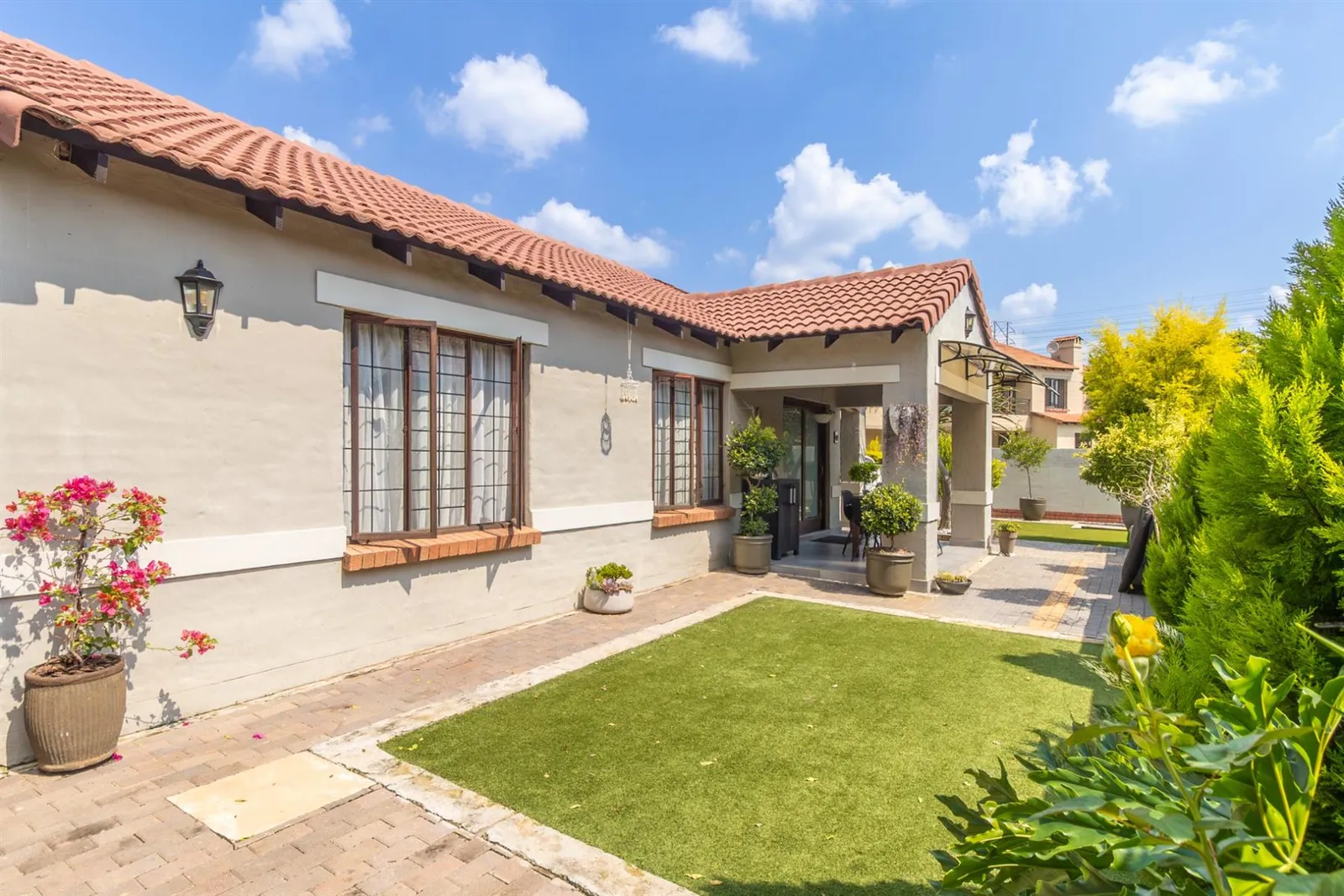 Townhouse in Bloubosrand, Randburg photo 17
