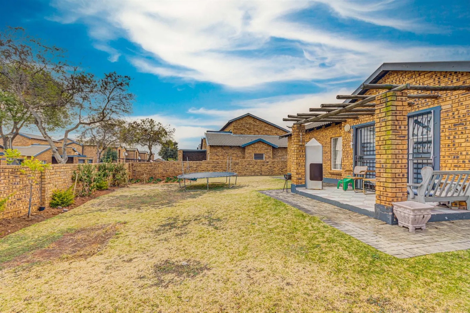 Townhouse in Honeypark, Roodepoort photo 9
