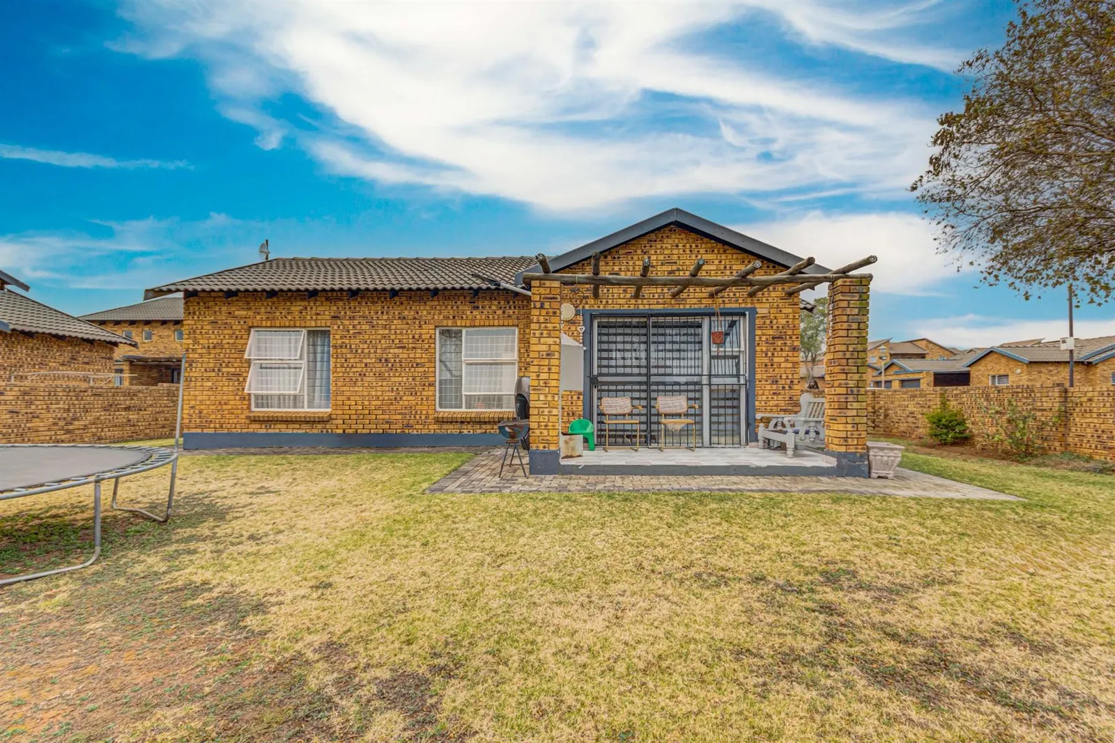Townhouse in Honeypark, Roodepoort photo 10