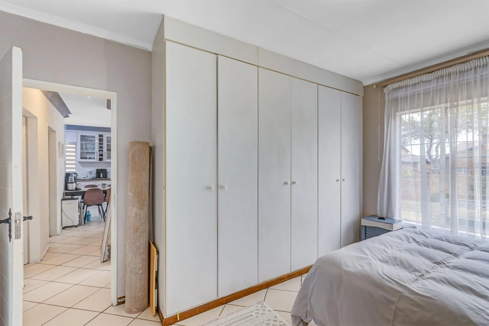 Townhouse in Honeypark, Roodepoort photo 14