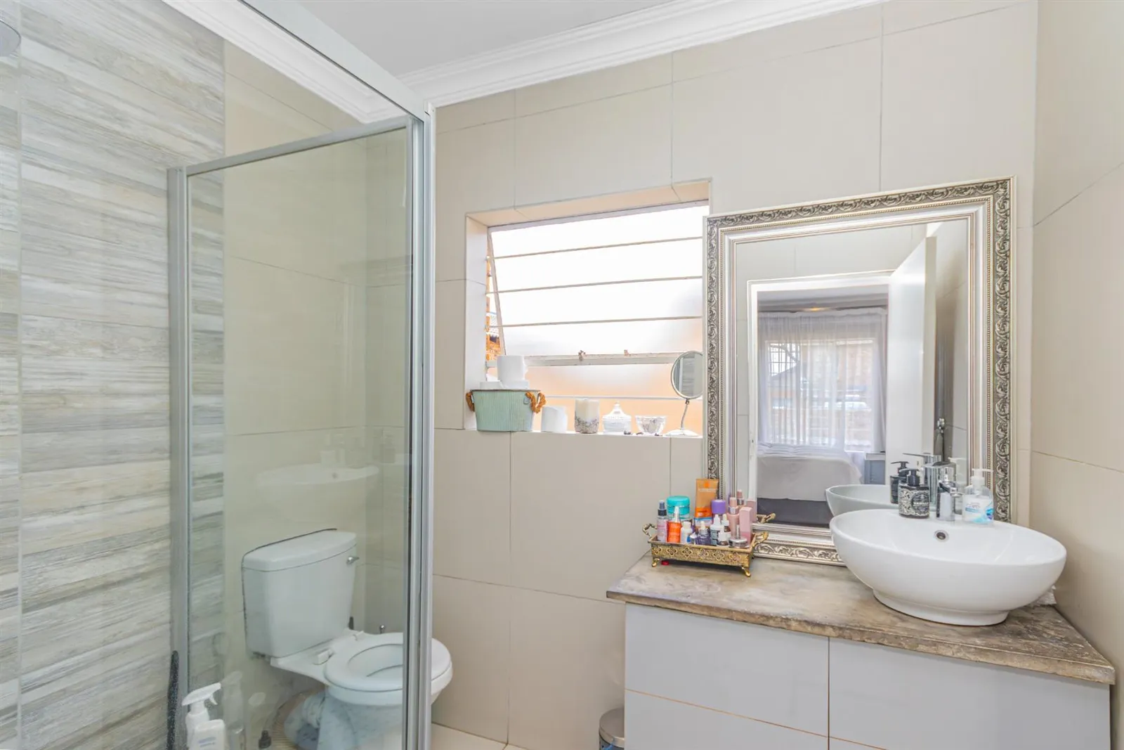 Townhouse in Honeypark, Roodepoort photo 16