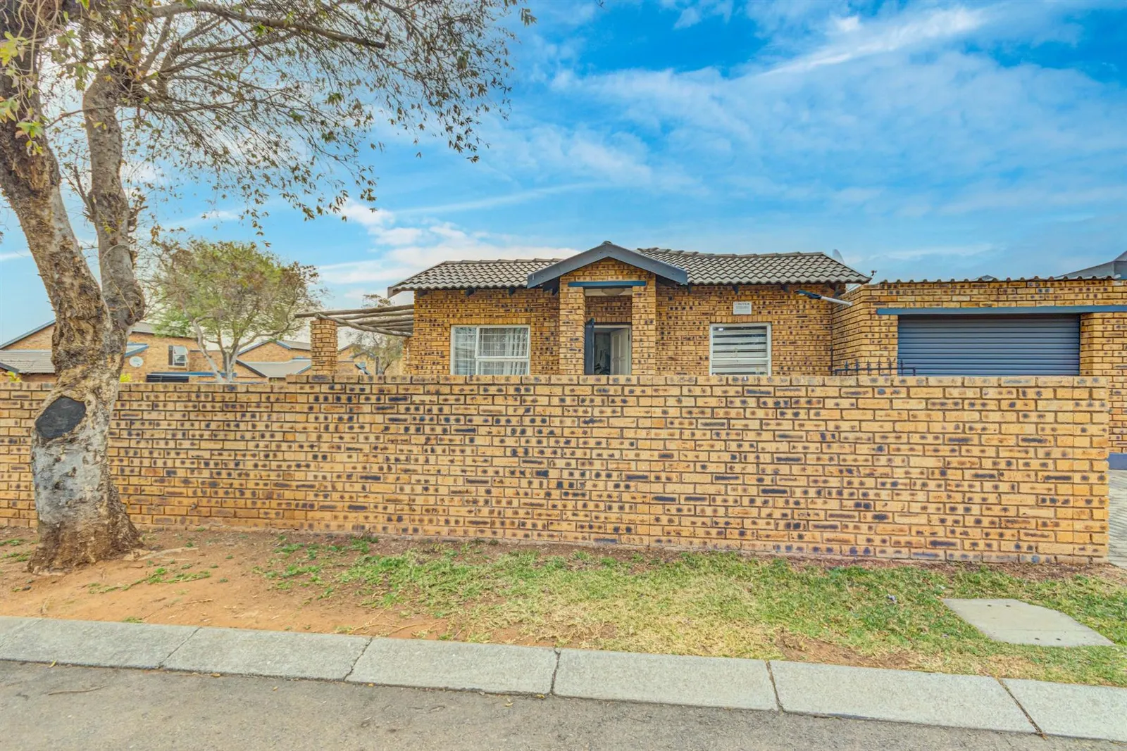 Townhouse in Honeypark, Roodepoort photo 21