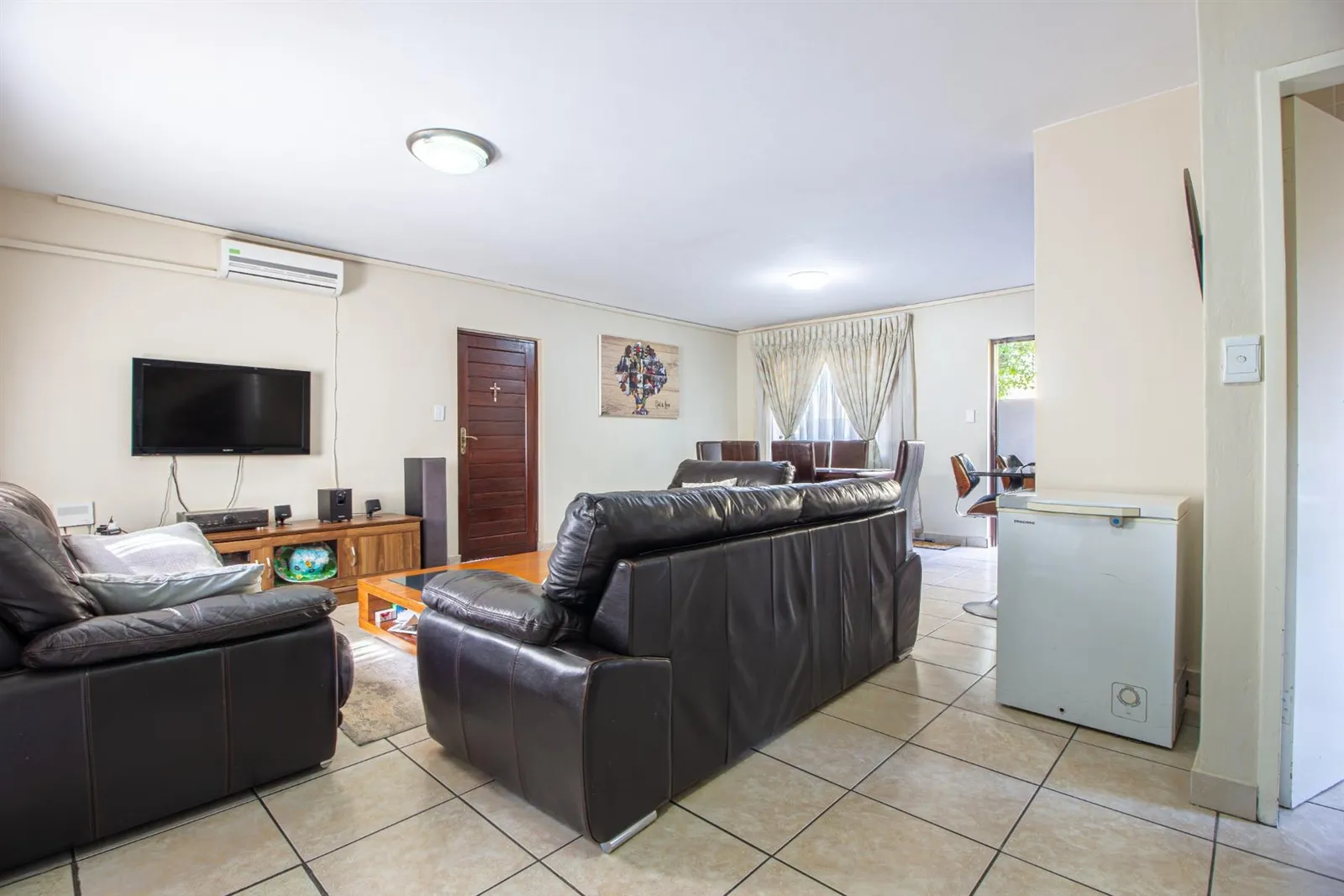 Townhouse in North Riding, Randburg photo 4