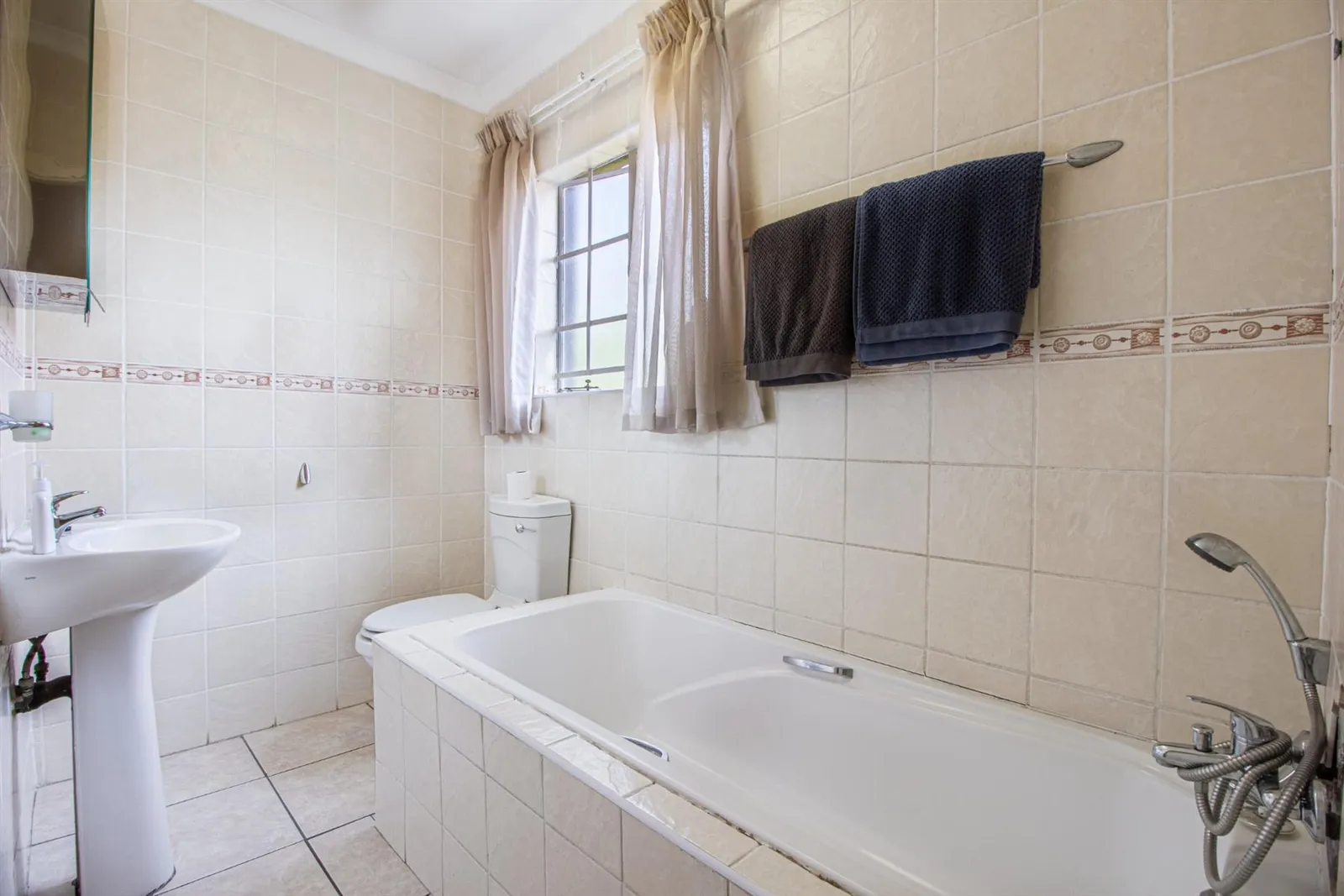 Townhouse in North Riding, Randburg photo 17