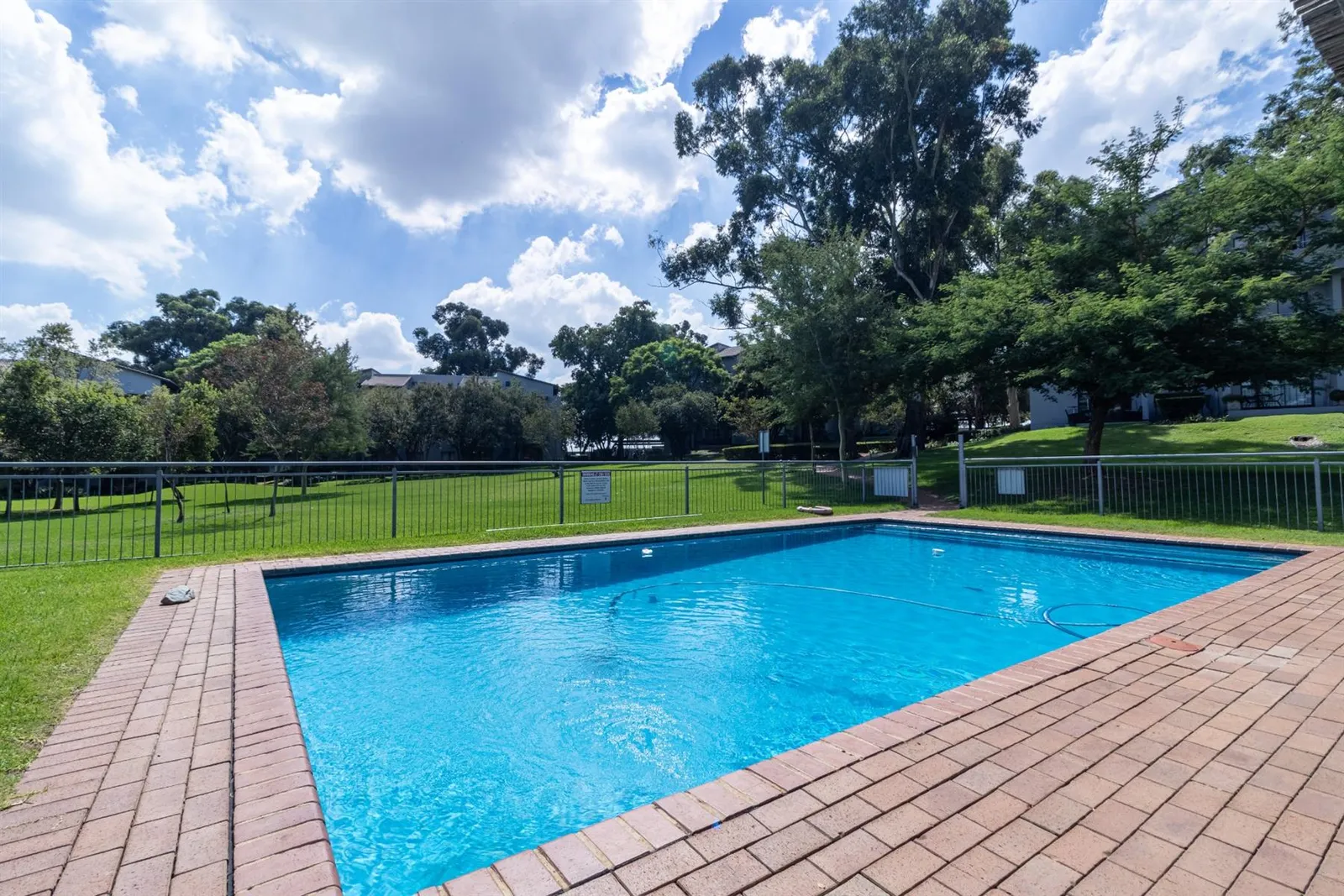 Apartment in Jackal Creek Golf Estate, Randburg photo 14