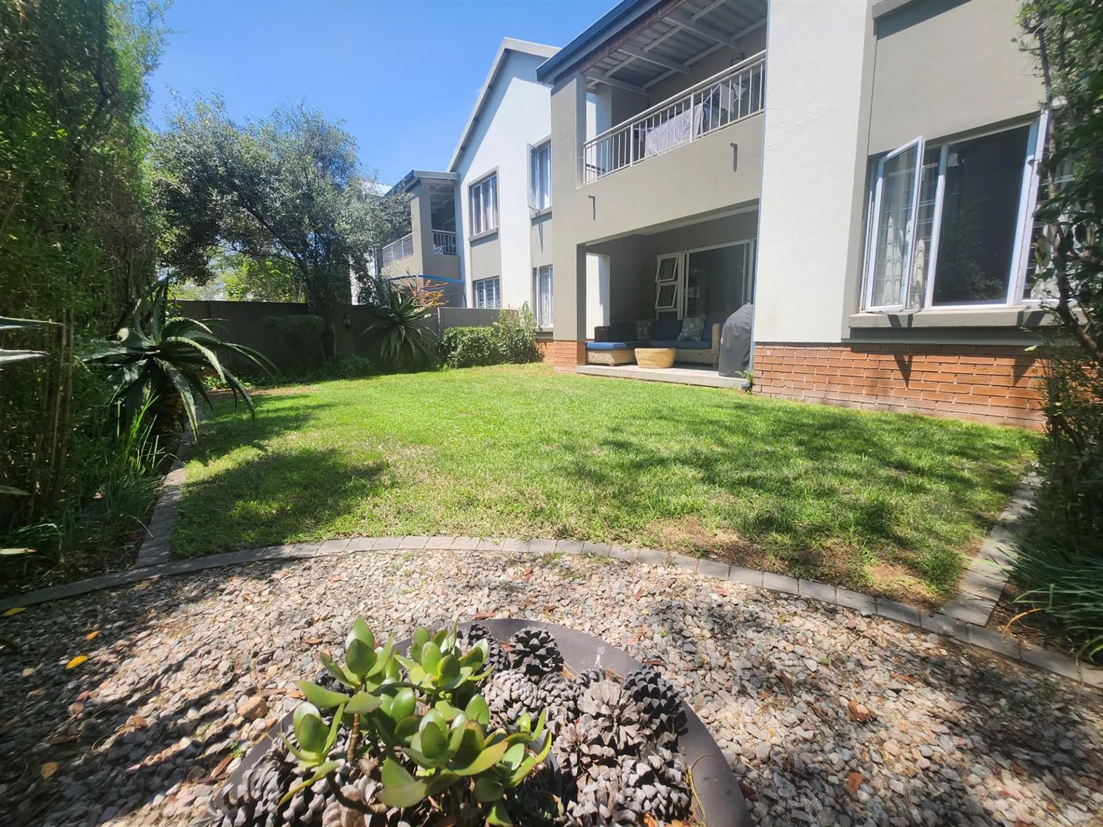 Townhouse in Broadacres, Sandton photo 10