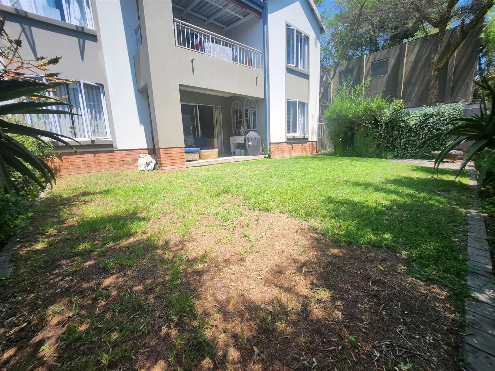 Townhouse in Broadacres, Sandton photo 11