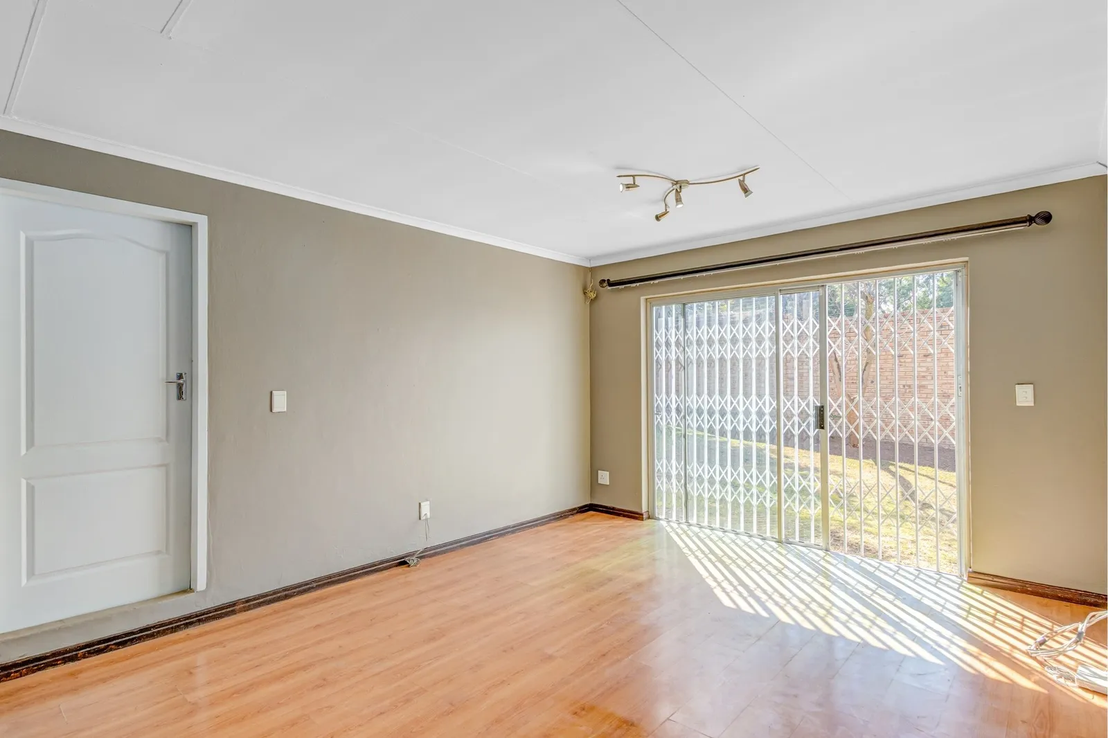 House in Olivedale, Randburg photo 6