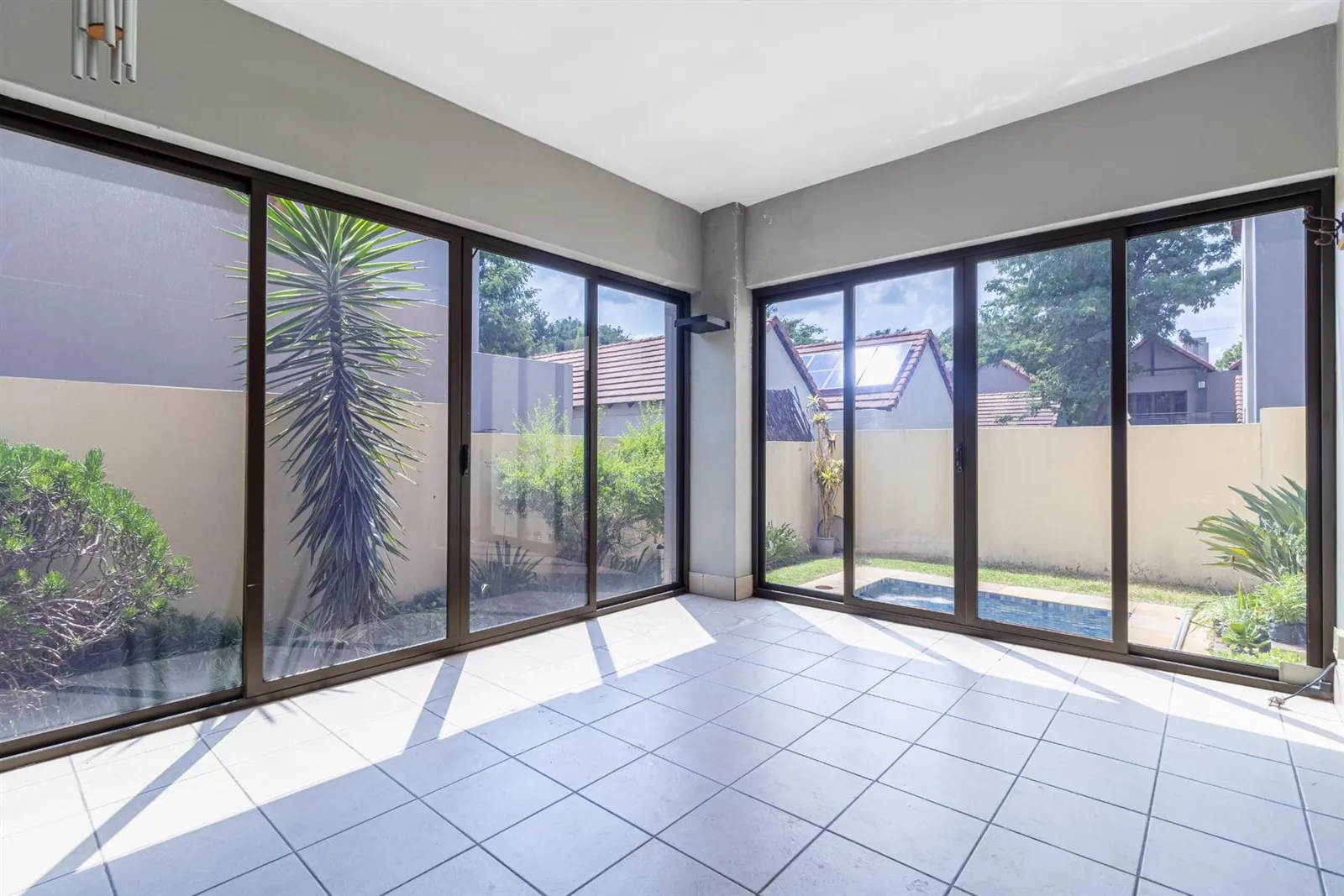 Townhouse in Fourways, Sandton photo 11