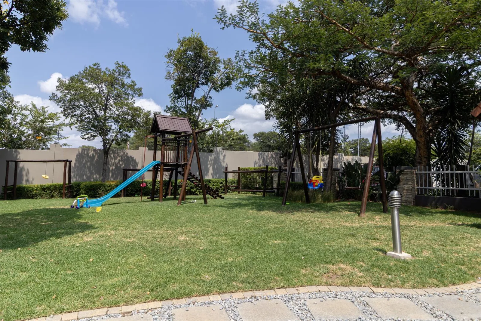 Townhouse in Fourways, Sandton photo 26