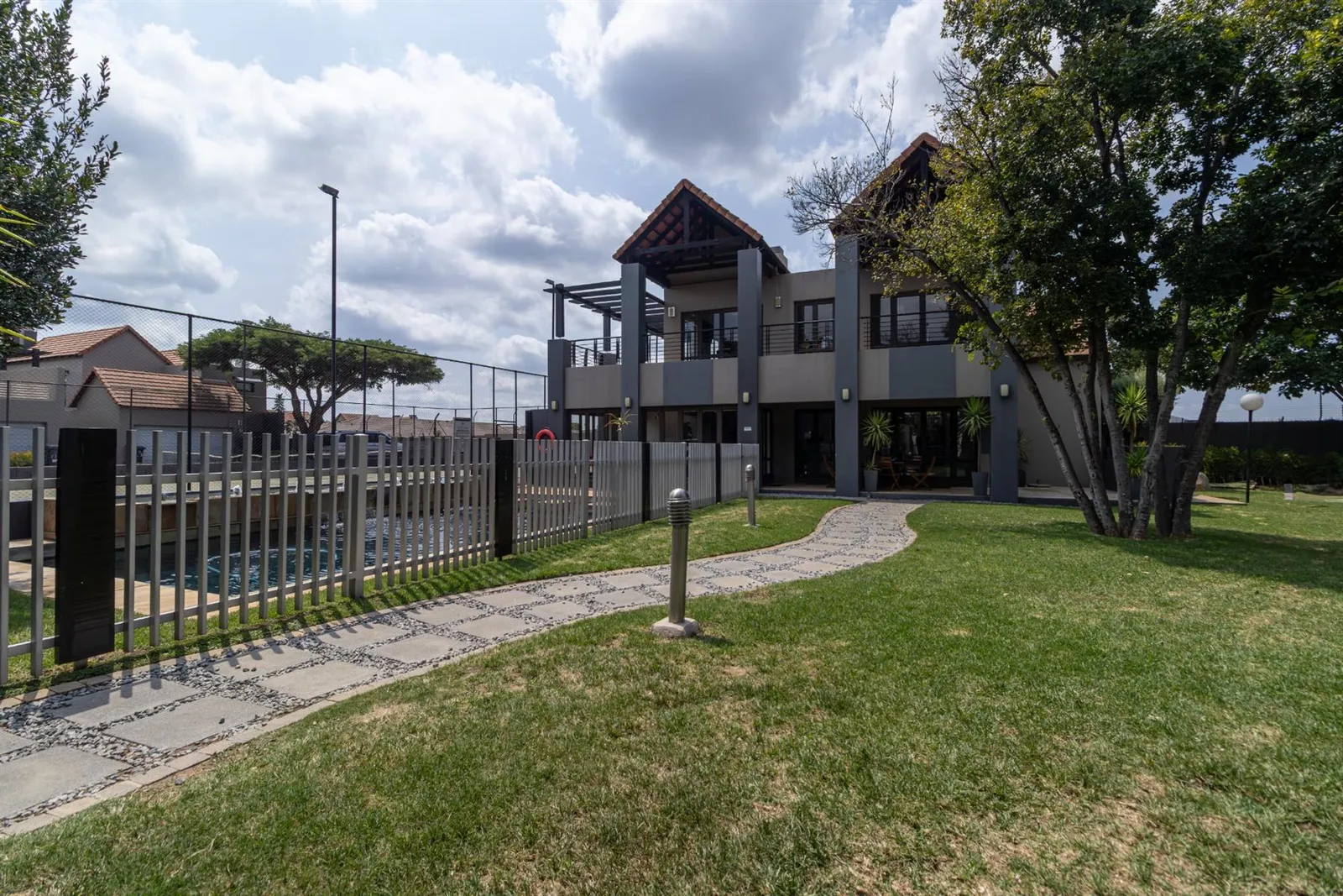 Townhouse in Fourways, Sandton photo 27