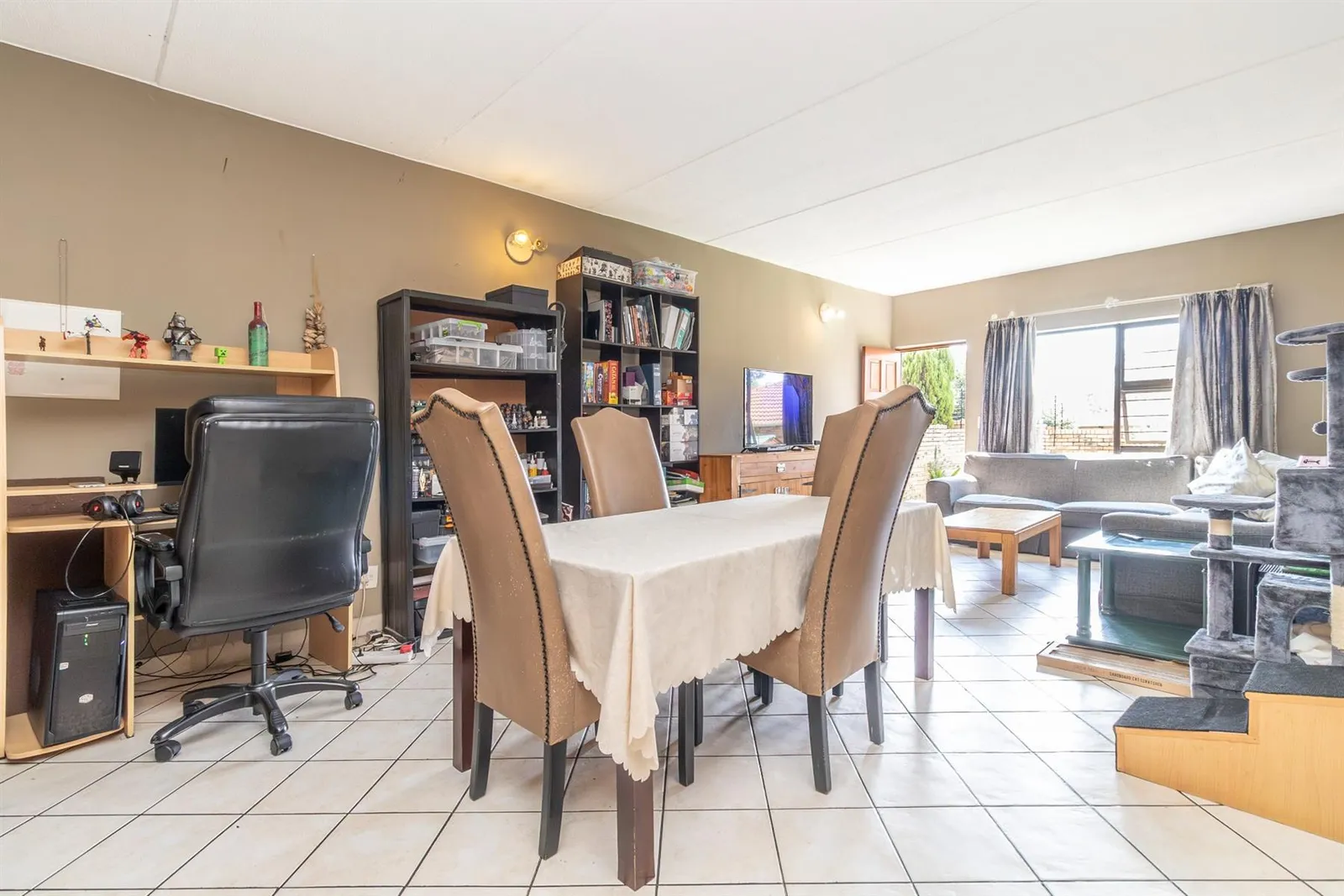 Apartment in North Riding, Randburg photo 6