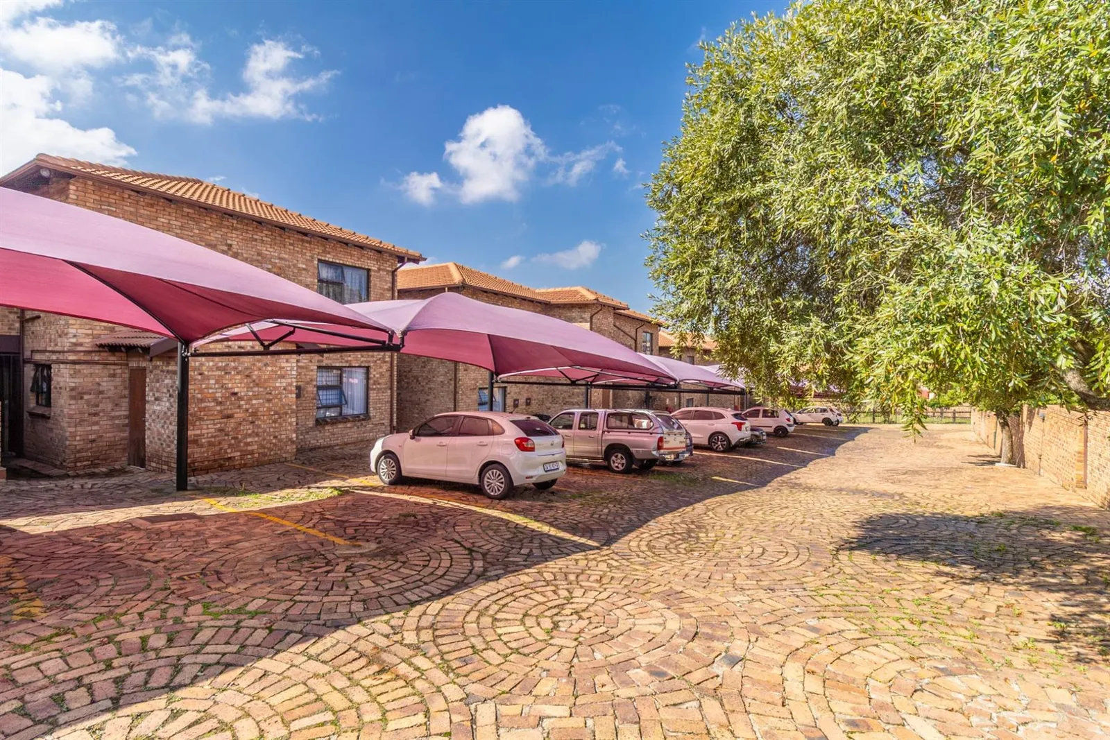 Apartment in North Riding, Randburg photo 22