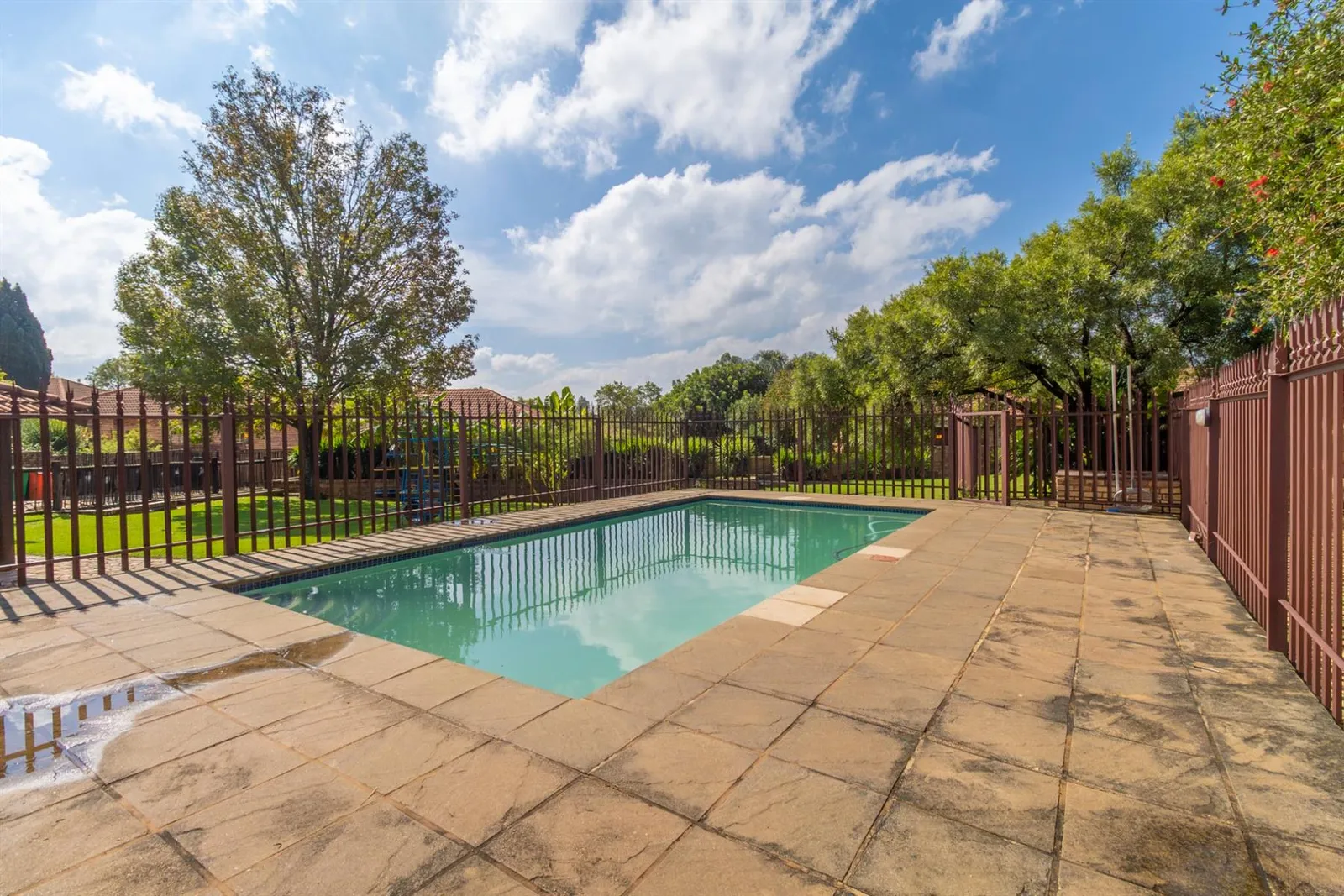 Apartment in North Riding, Randburg photo 26