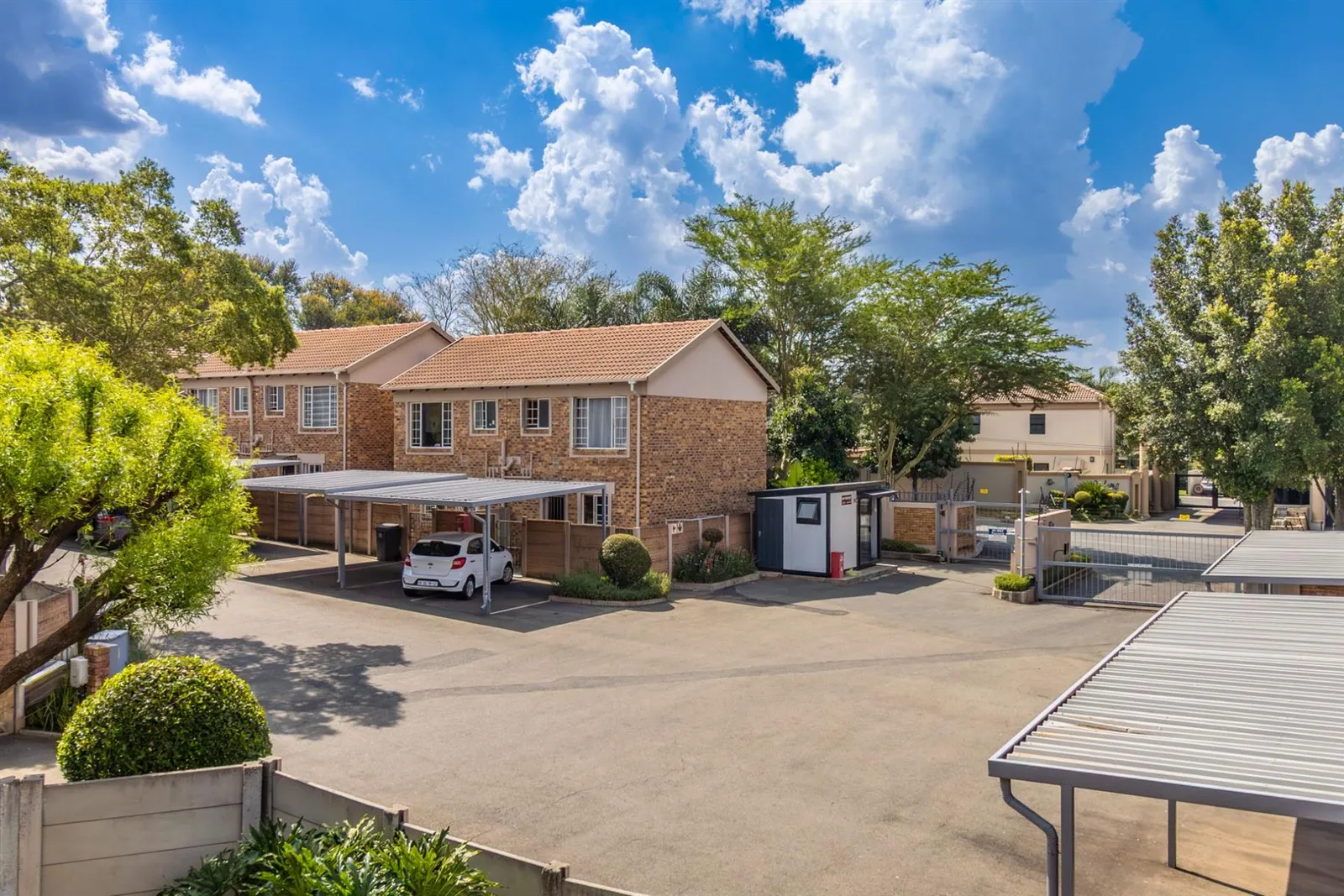 Duplex in North Riding, Randburg photo 19