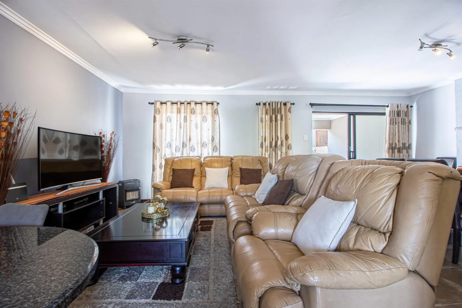 Townhouse in Craigavon, Sandton photo 4