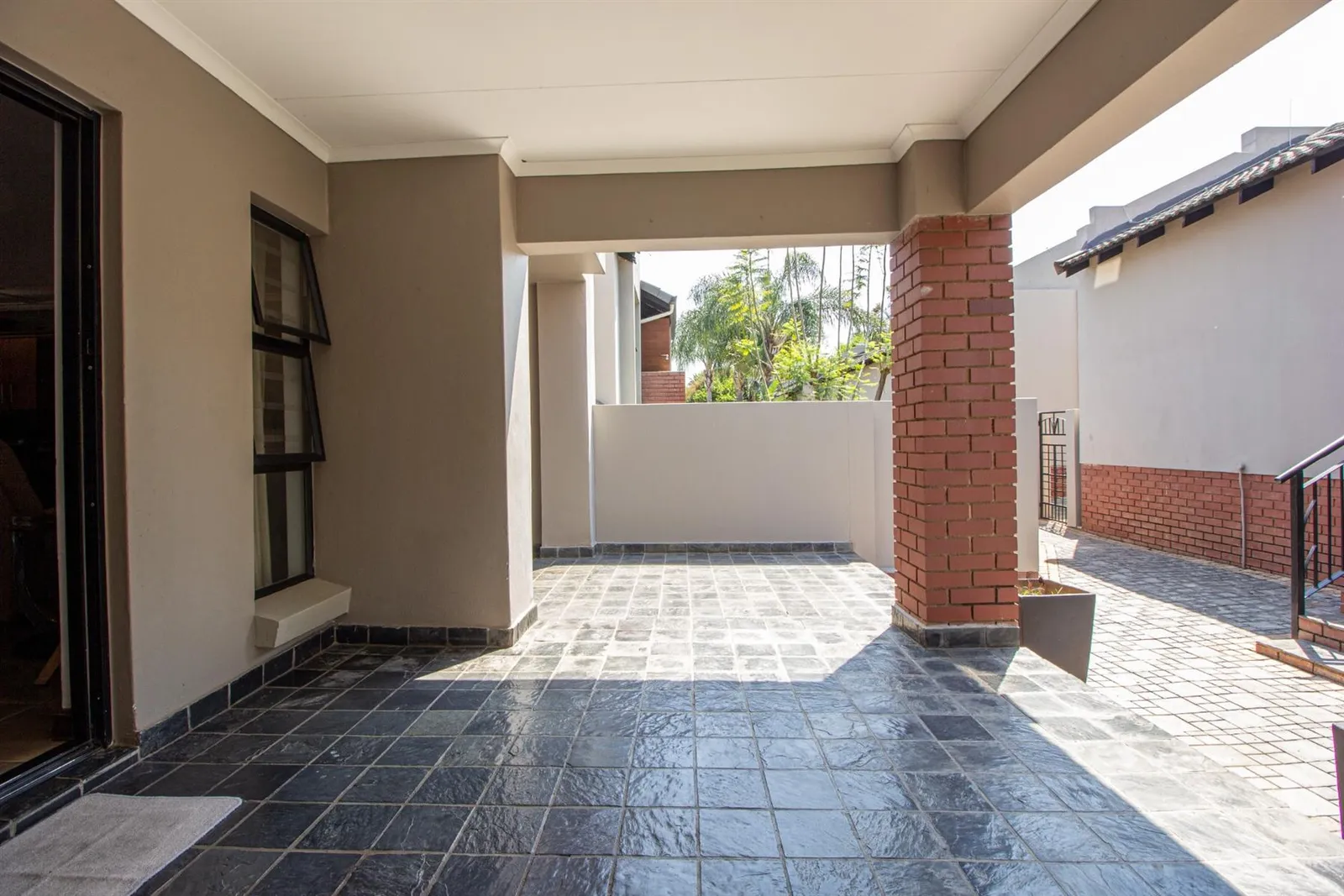 Townhouse in Craigavon, Sandton photo 9