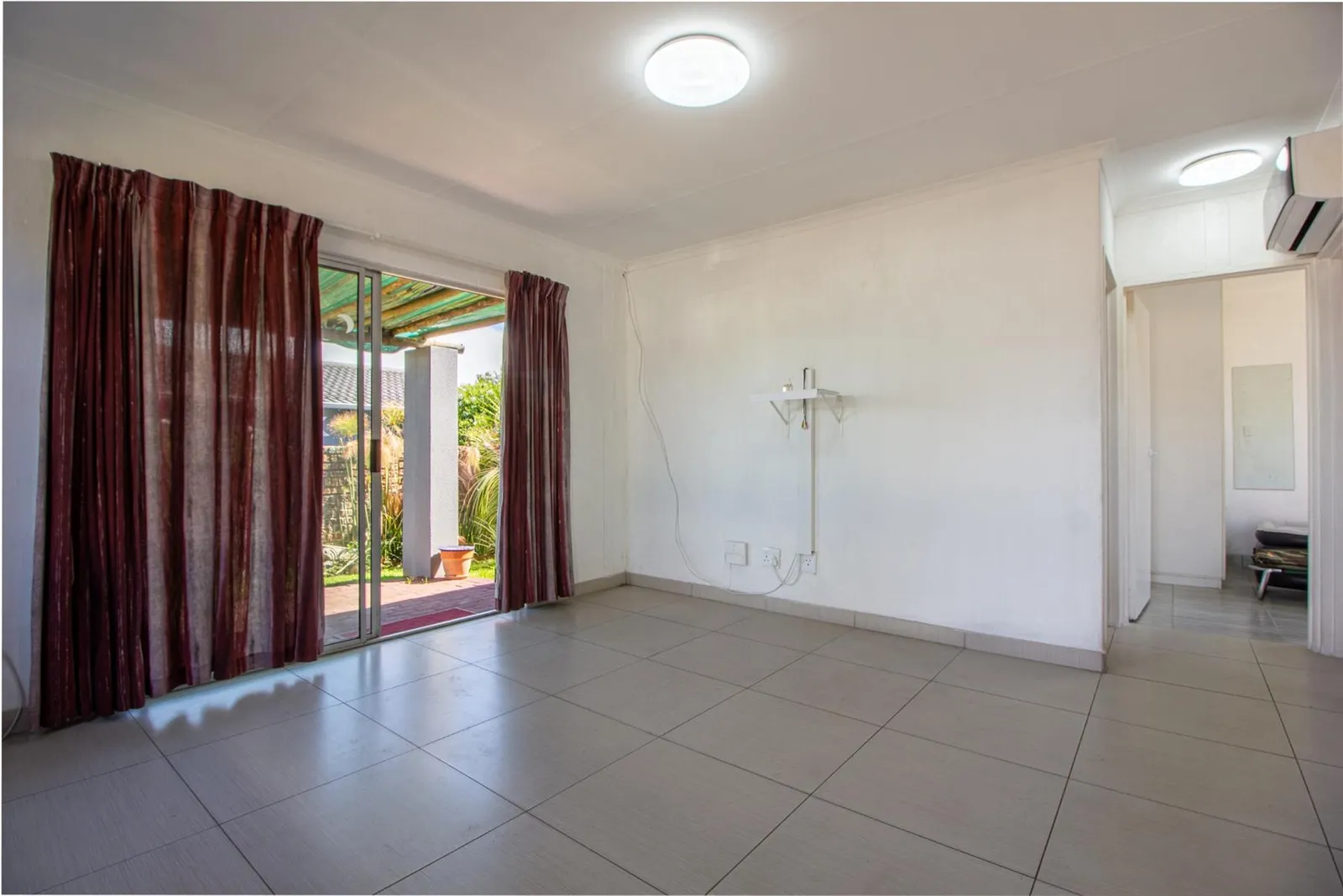 Townhouse in Fairland, Randburg photo 12