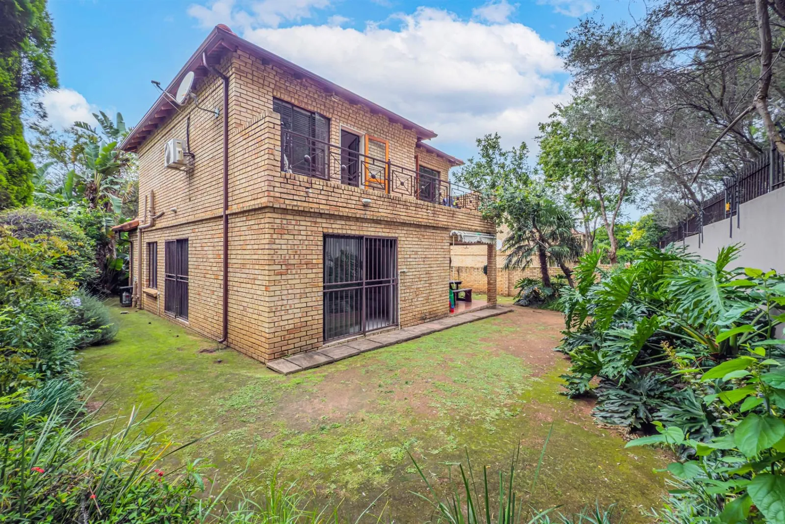 Townhouse in Craigavon, Sandton photo 9