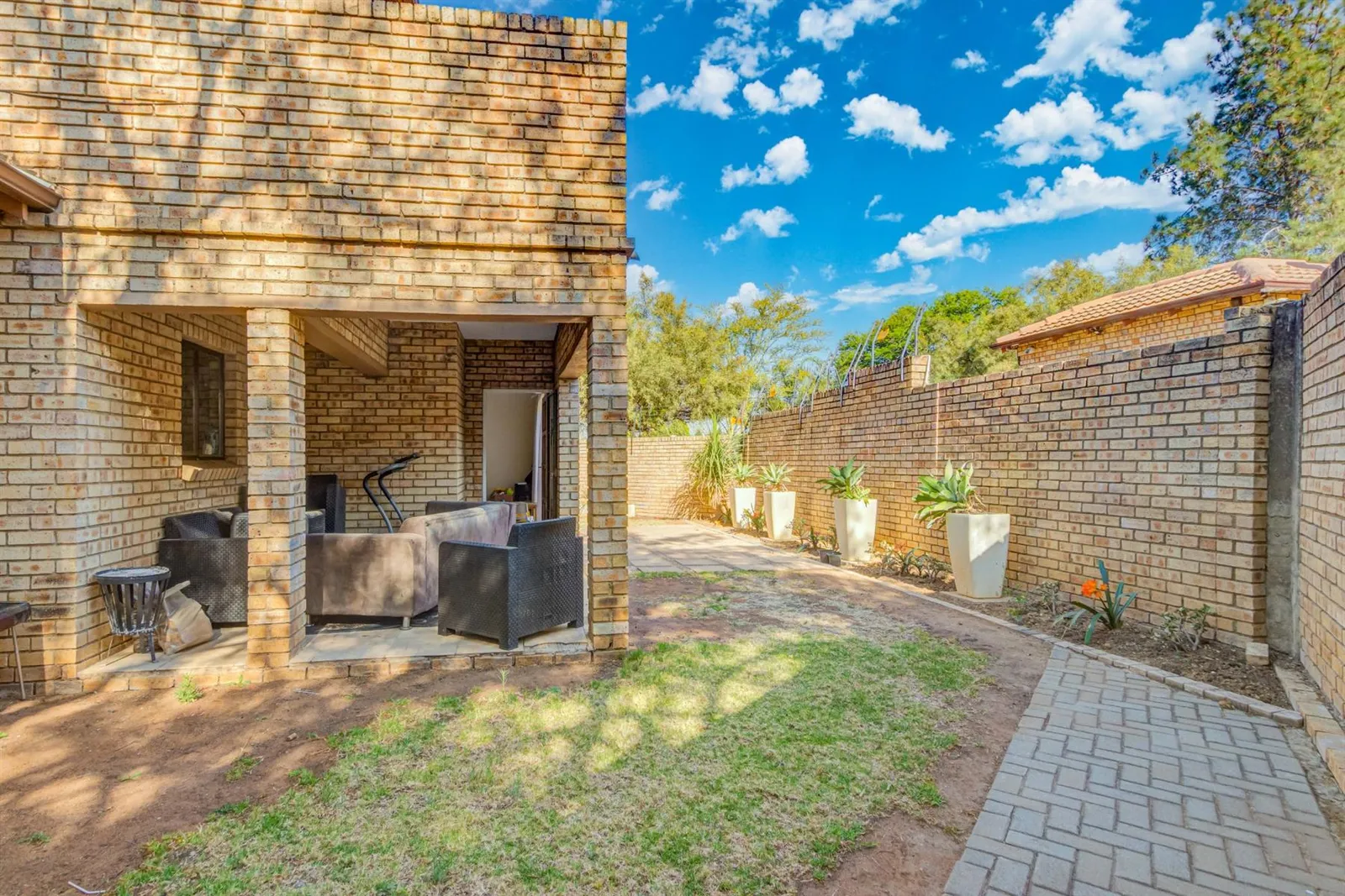Townhouse in Craigavon, Sandton photo 11