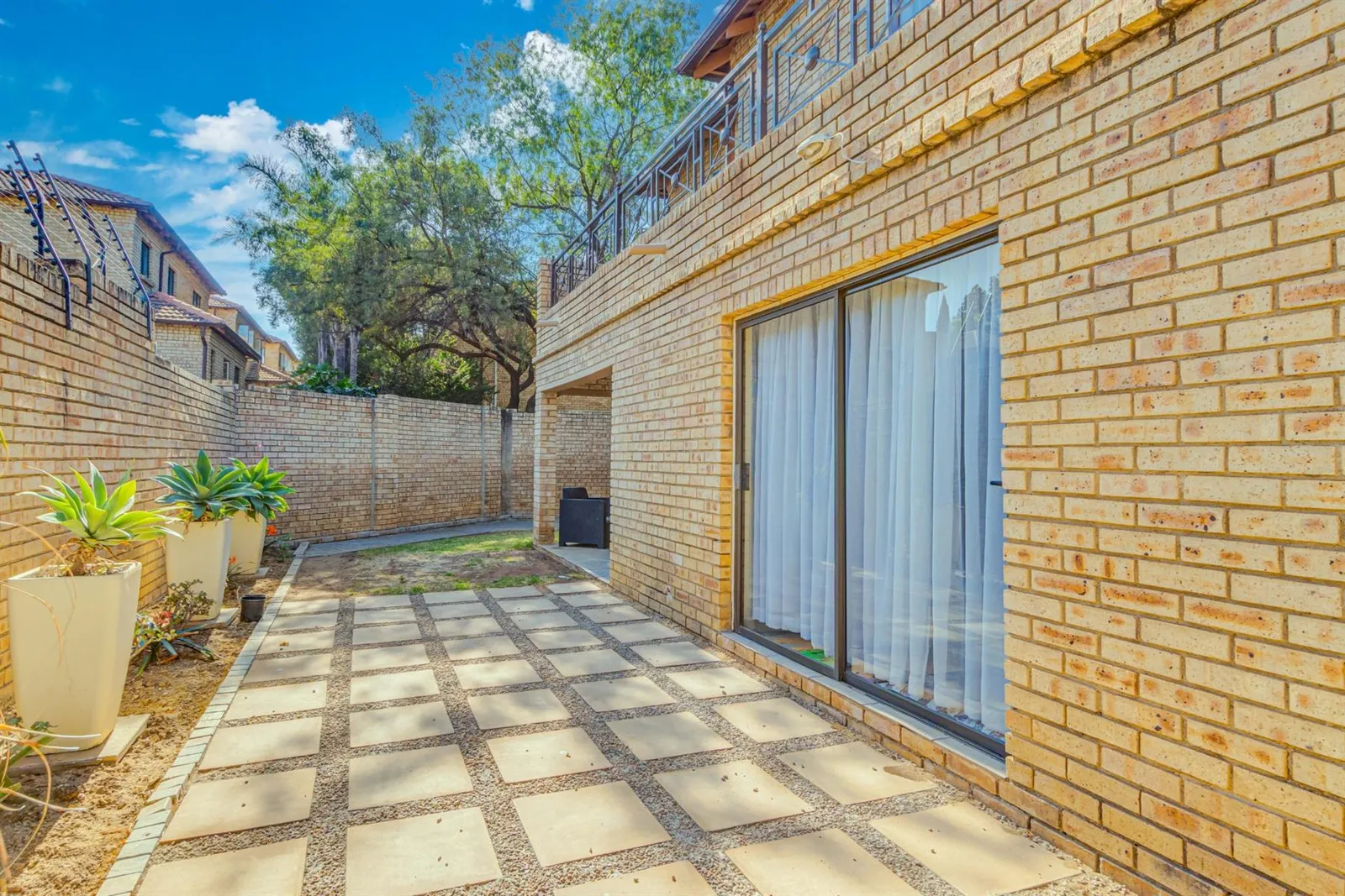 Townhouse in Craigavon, Sandton photo 12