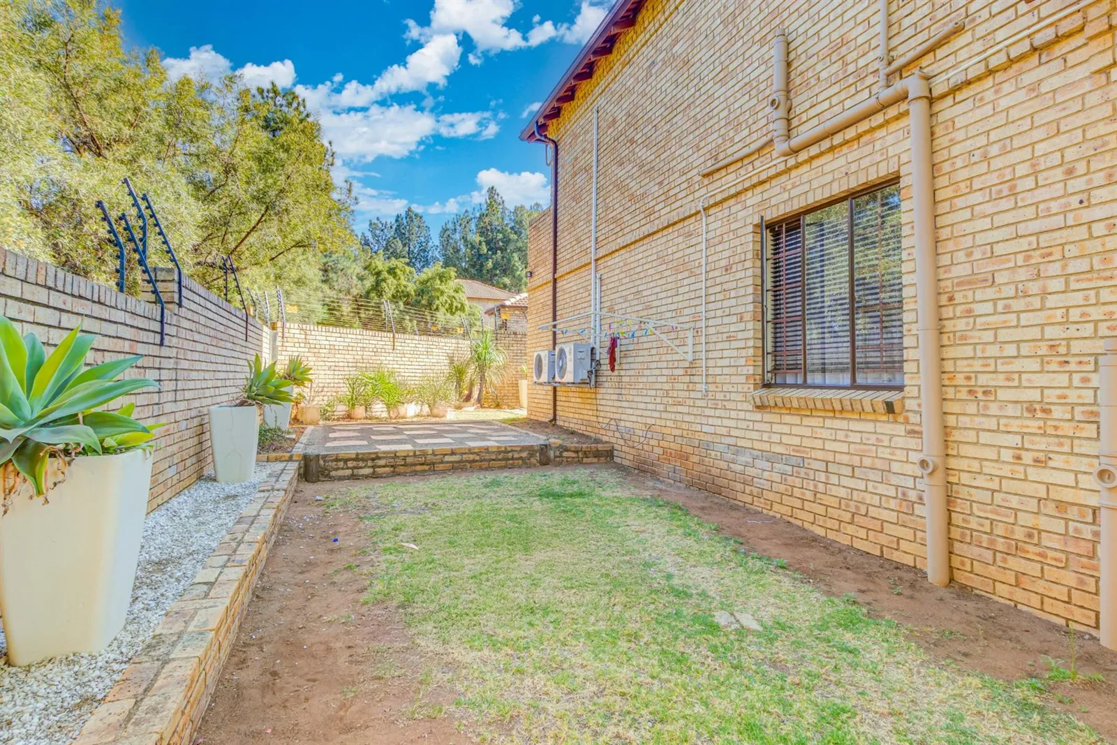 Townhouse in Craigavon, Sandton photo 14