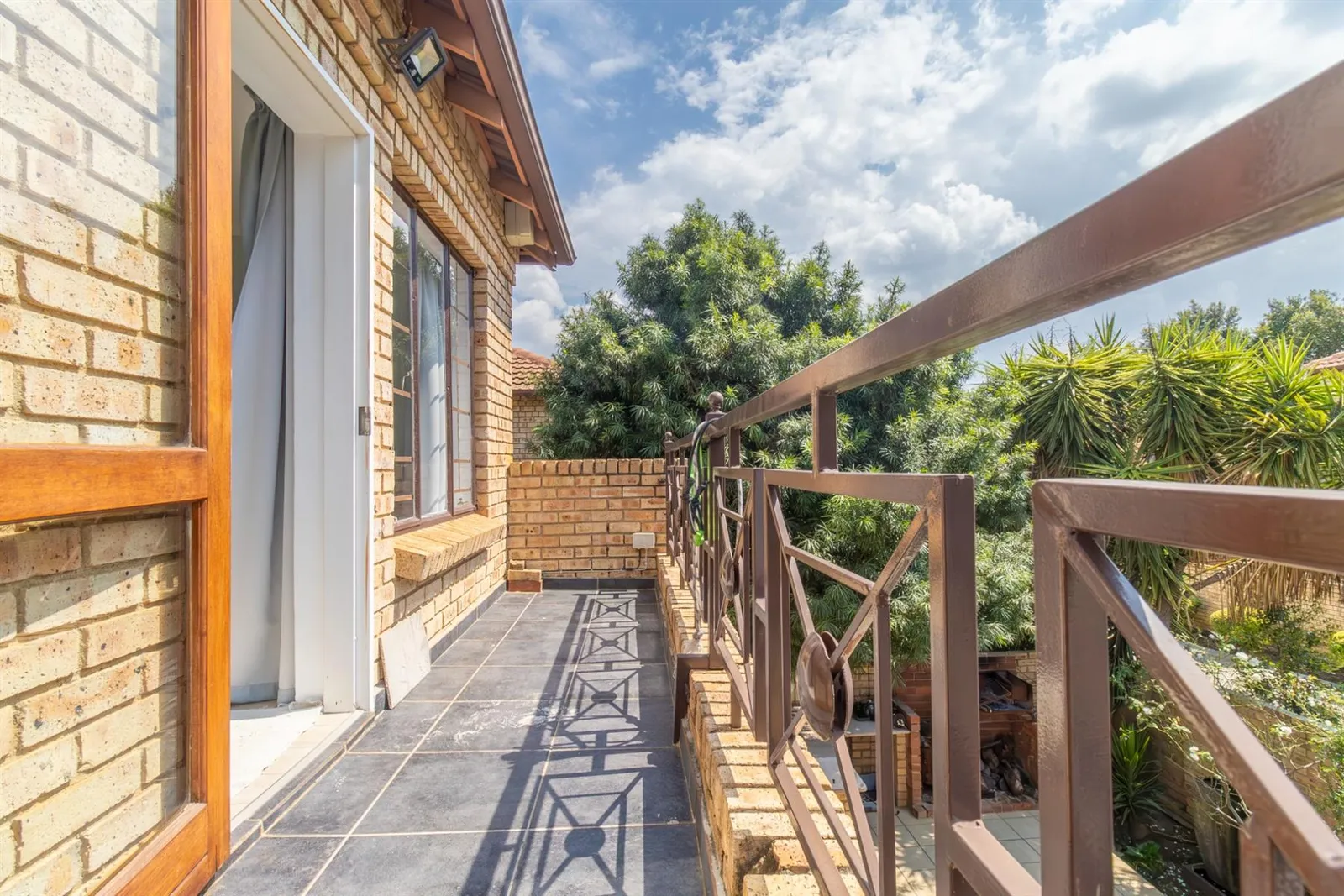 Townhouse in Craigavon, Sandton photo 25
