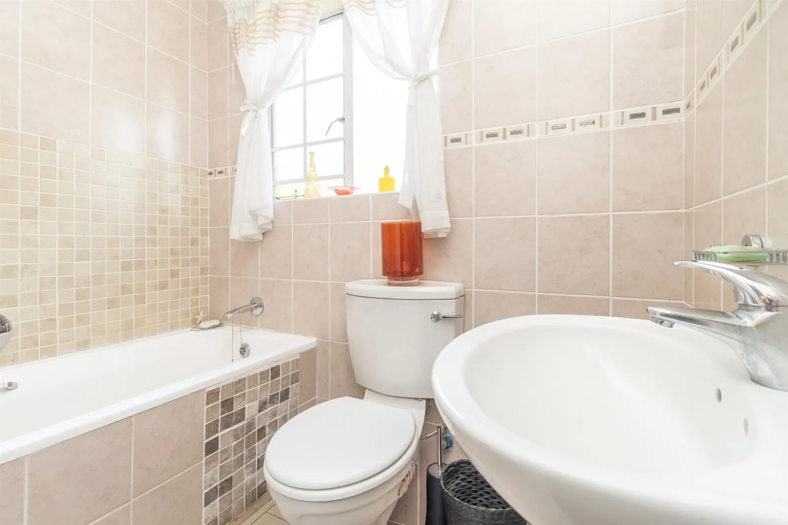 Townhouse in Craigavon, Sandton photo 30