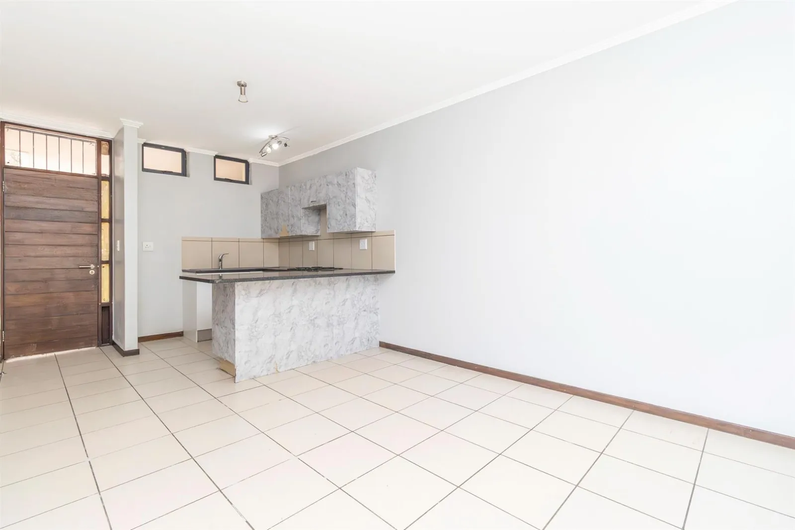 Apartment in Jackal Creek Golf Estate, Randburg photo 4