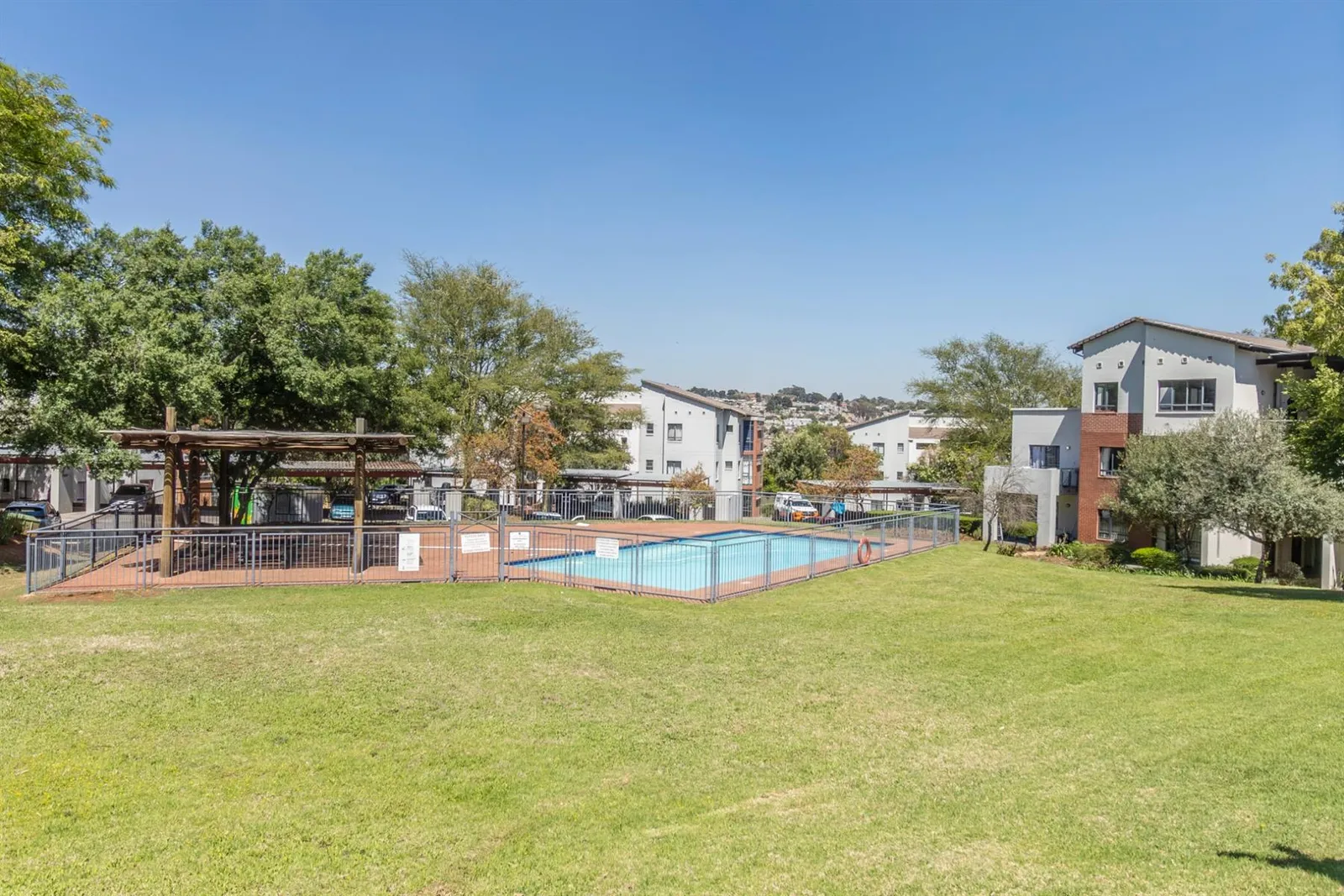 Apartment in Jackal Creek Golf Estate, Randburg photo 25