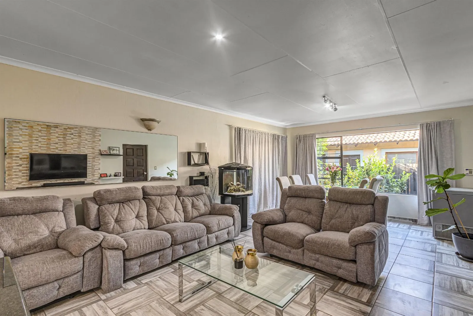 House in Broadacres, Sandton photo 6
