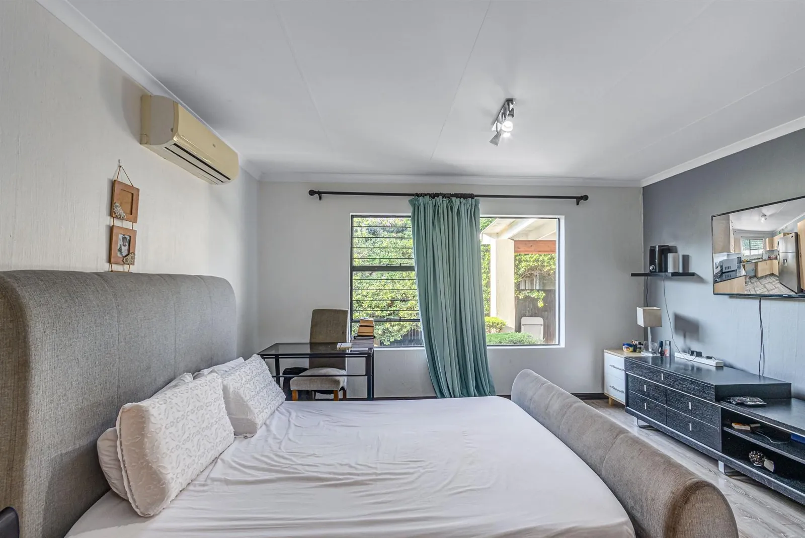 House in Broadacres, Sandton photo 11